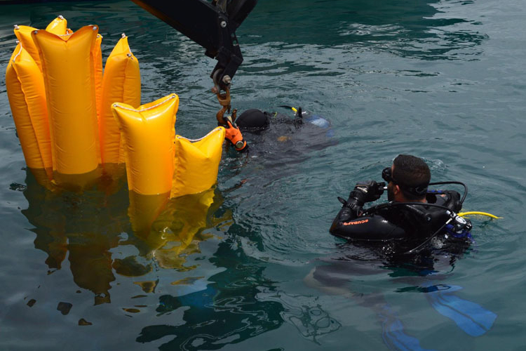 Pilos Divers - Professional Diving Services Kalamata - Εξοπλισμός καταδύσεις